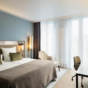 4* Hotel Leonardo Royal